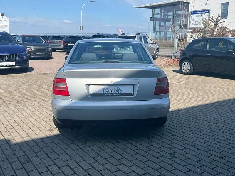 Gebraucht Audi A4 150 PS (110 kW) 2000 Lichtsilber metallic Limousine