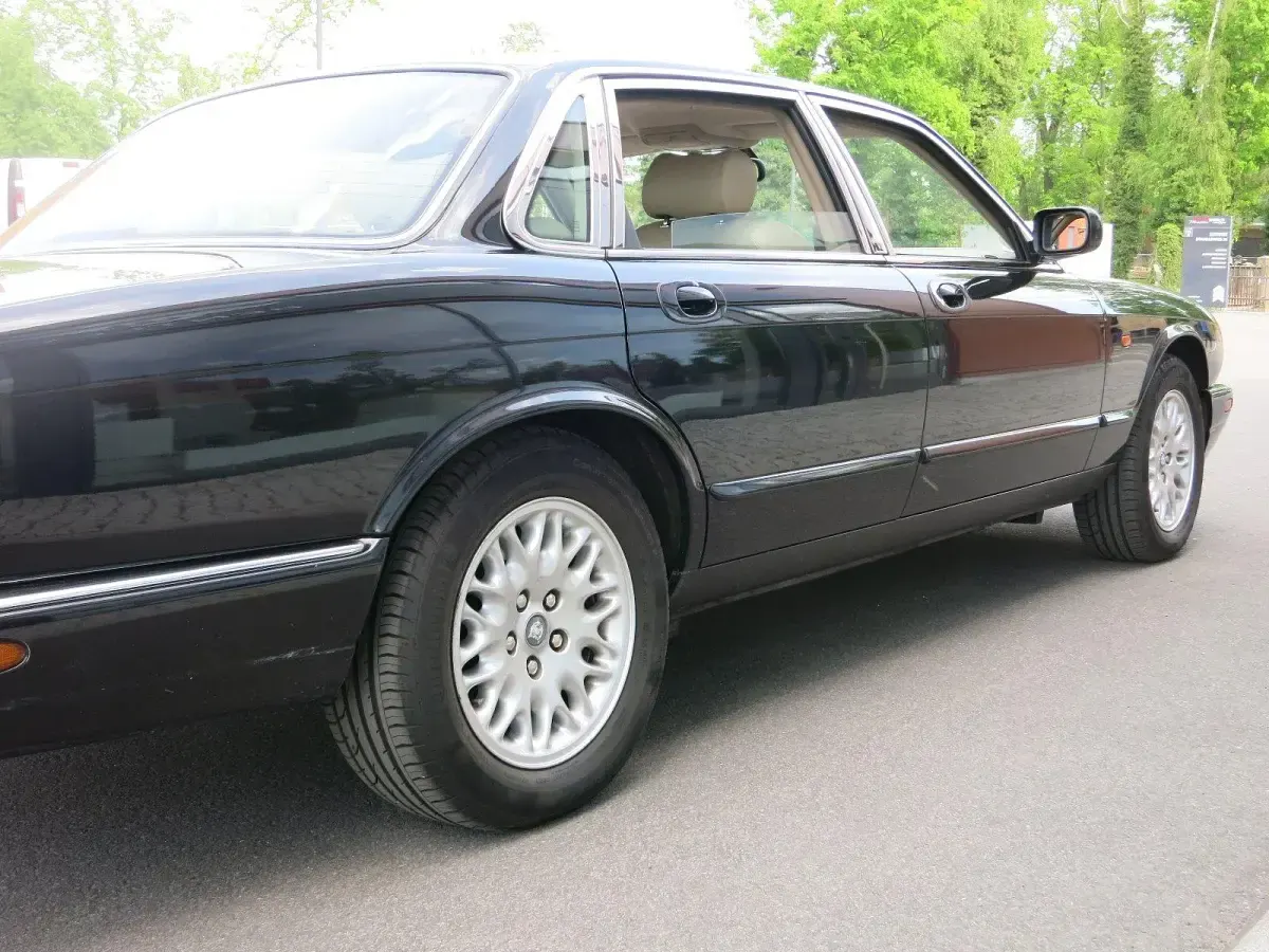 Gebraucht Jaguar XJ8 237 PS (174 kW) 2002 Schwarz Limousine
