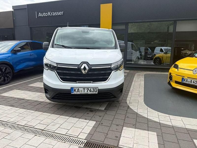 Gebraucht Renault Trafic Komfort 131 PS (96 kW) 2024 Arktisweiß Van / Kleinbus