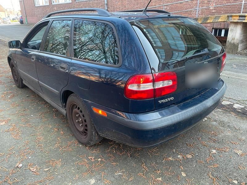Gebraucht Volvo V40 122 PS (89 kW) 2002 Blau Kombi
