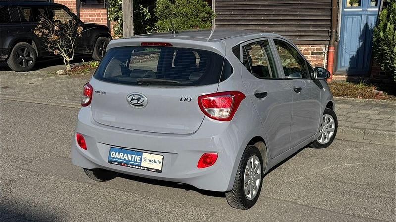 Gebraucht Hyundai i10 67 PS (49 kW) 2015 Grau Kleinwagen