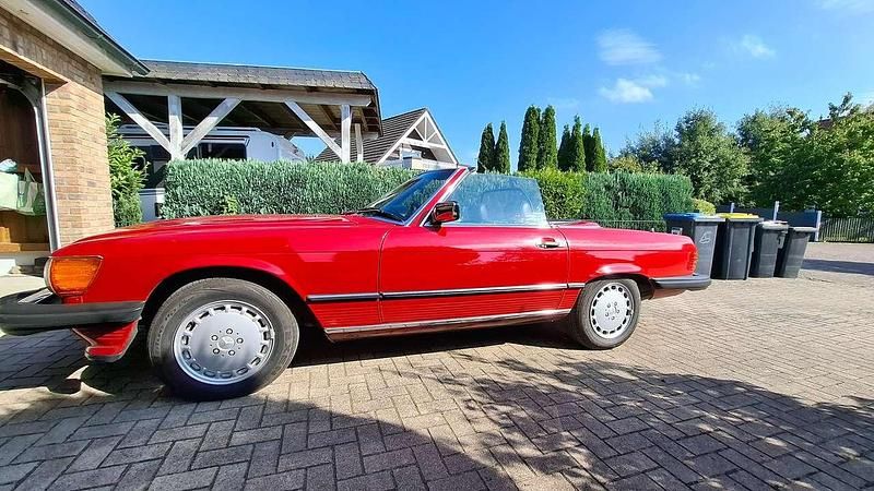 Gebraucht Mercedes 560 231 PS (169 kW) 1989 Rot Cabrio