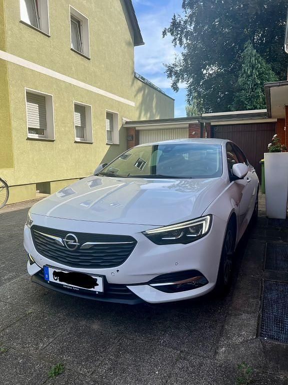 Weiß Gebraucht 2019 Opel Insignia Business Limousine | 13.900 € (Guter Preis) - Bild 1/4