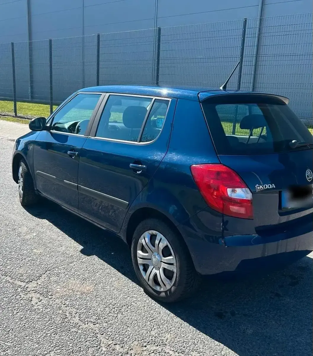 Gebraucht Skoda Fabia Ambition 75 PS (55 kW) 2013 Blau Limousine