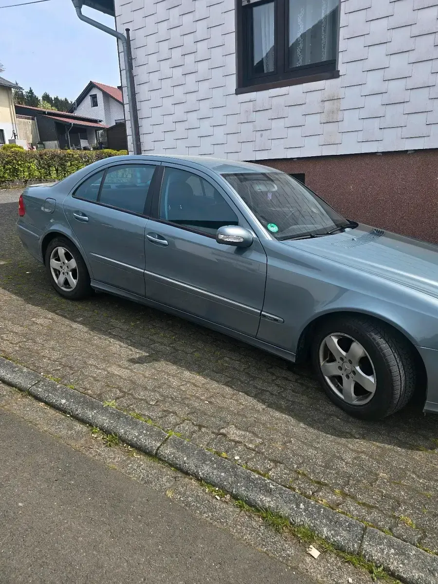 Gebraucht Mercedes E320 224 PS (164 kW) 2005 Limousine