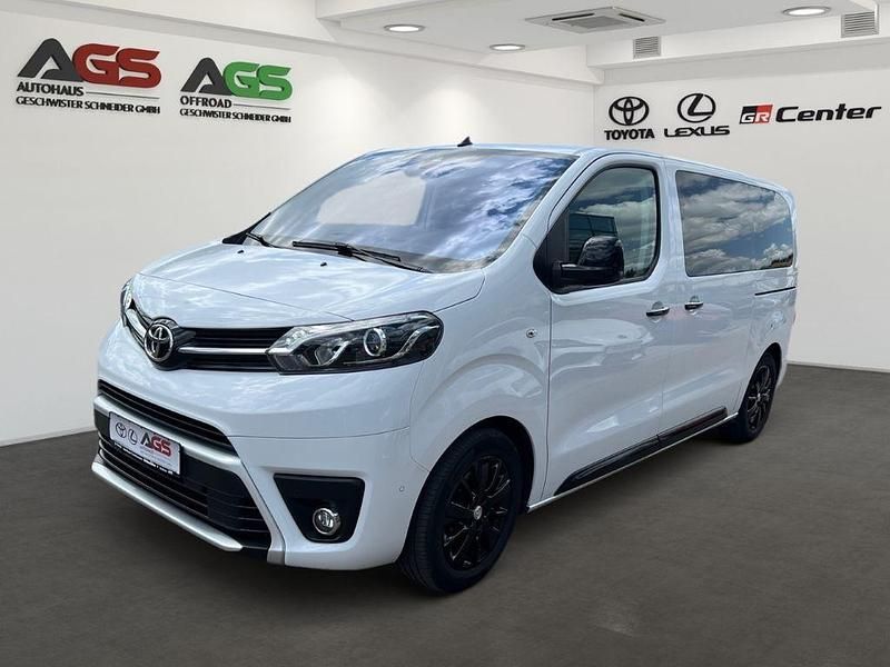 Weiss Gebraucht 2022 Toyota Proace Verso Edition Kombi | 44.240 € (Teuer) - Bild 1/4