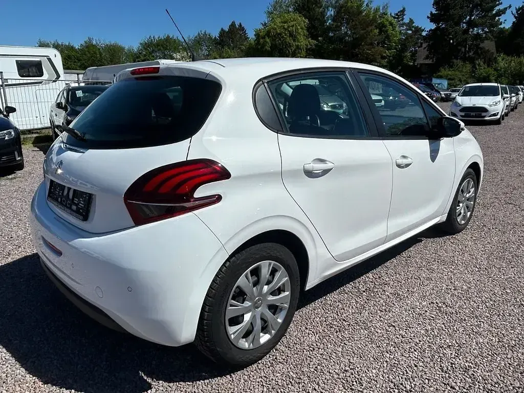 Gebraucht Peugeot 208 Active 82 PS (60 kW) 2019 Blanc banquise Kleinwagen