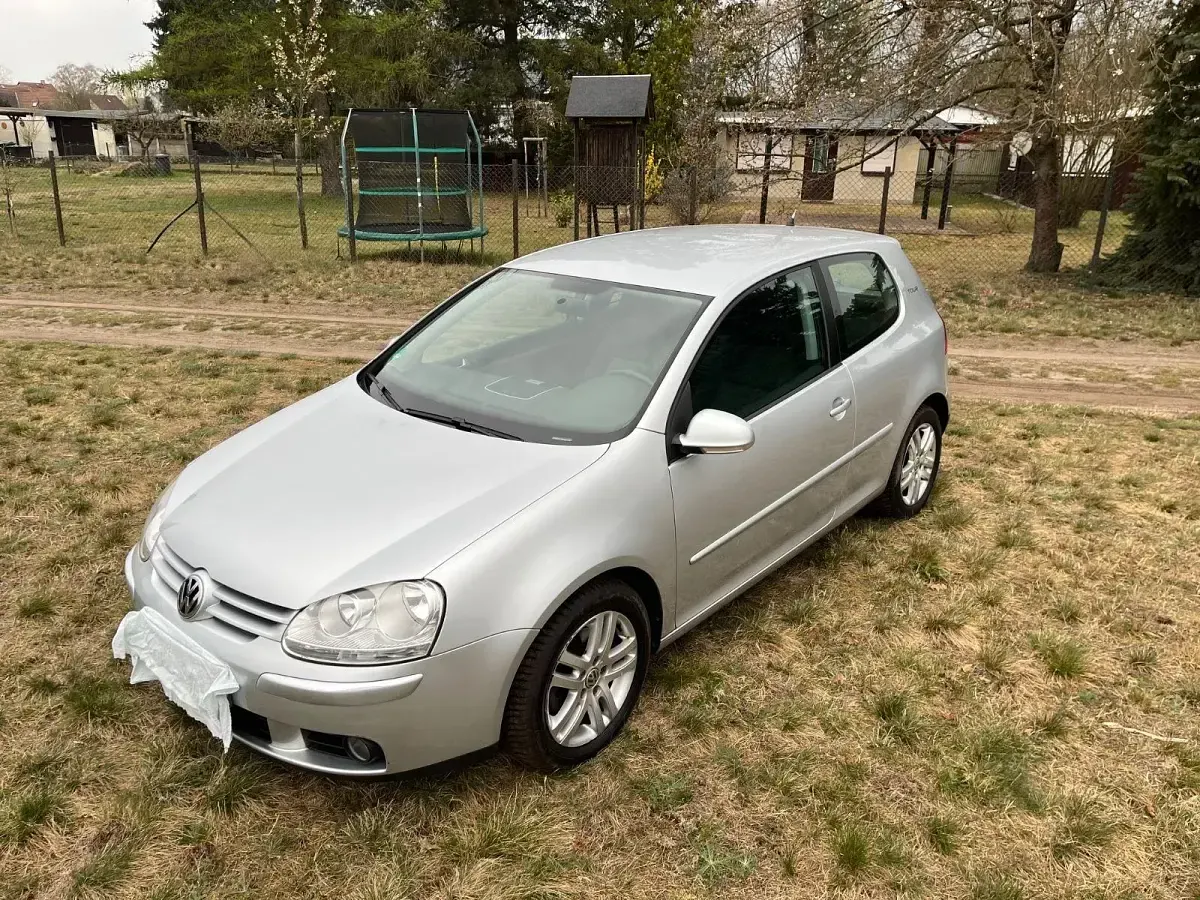 Gebraucht VW Golf V 140 PS (102 kW) 2007 Silber Limousine
