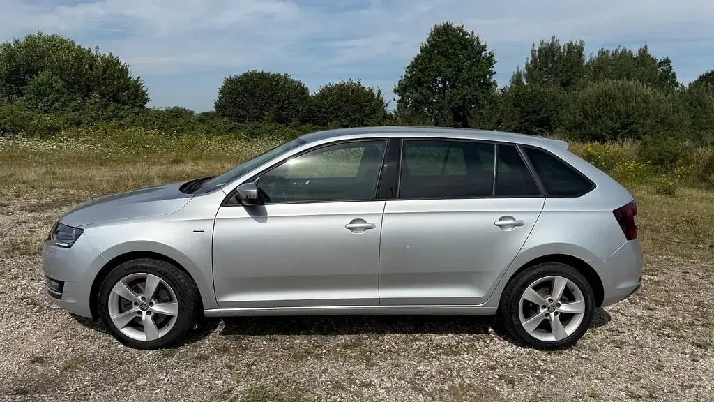 Gebraucht Skoda Rapid Clever 110 PS (80 kW) 2019 Silber Kleinwagen
