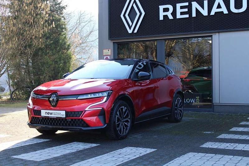 Gebraucht Renault Megane E-Tech Iconic 160 kW (218 PS) 2022 Rot nnp + schwarz gne Kleinwagen