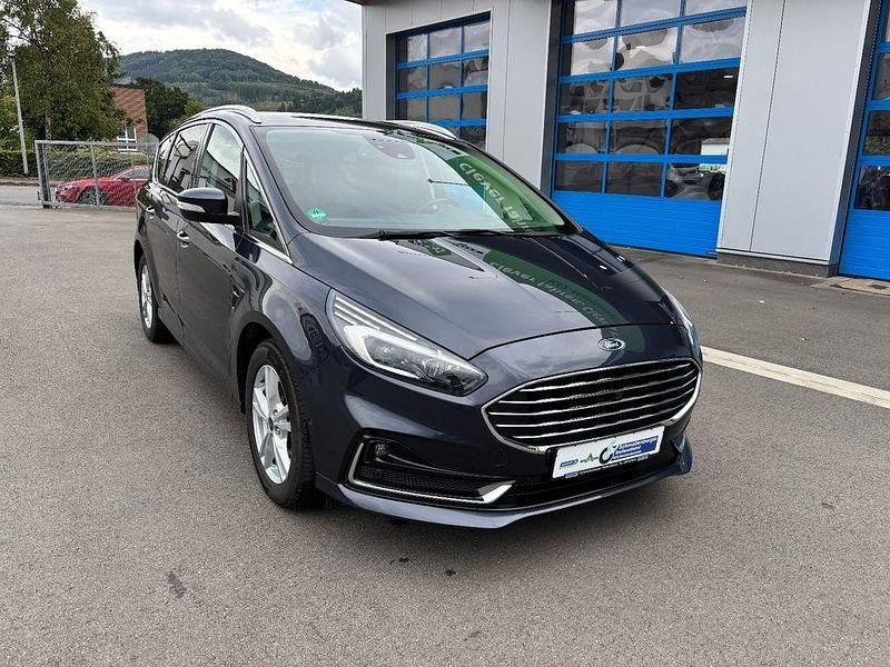 Blau Gebraucht 2020 Ford S-MAX Titanium Van / Kleinbus | 23.500 € (Guter Preis) - Bild 1/4