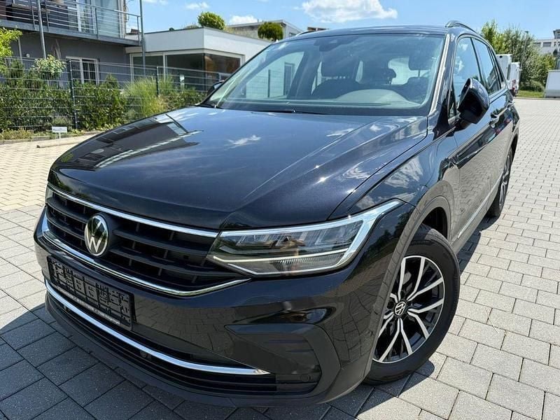 Schwarz Gebraucht 2022 VW Tiguan Life SUV | 19.980 € (Guter Preis) - Bild 1/4