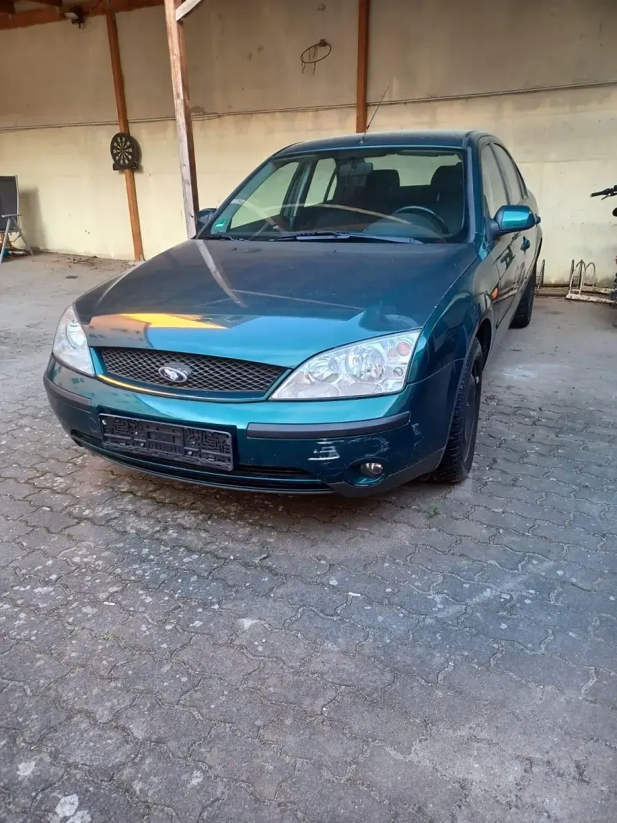 Gebraucht Ford Mondeo 110 PS (80 kW) 2001 Grün Limousine