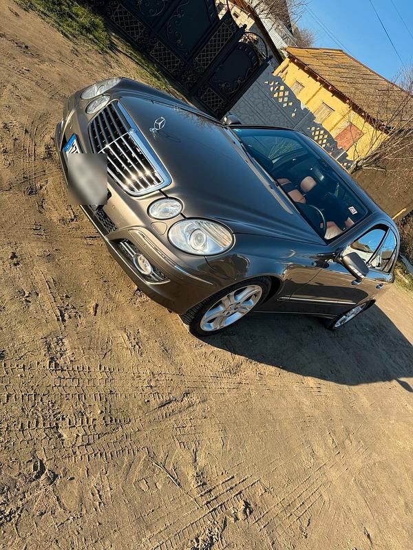 Gebraucht Mercedes E320 224 PS (164 kW) 2006 Grau Limousine