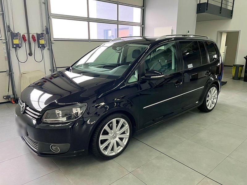 Gebraucht VW Touran Highline 140 PS (102 kW) 2010 Schwarz Van / Kleinbus