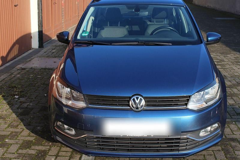 Blau Gebraucht 2014 VW Polo Comfortline Kleinwagen | 6.200 € (Guter Preis) - Bild 1/4
