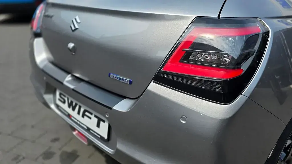 Neu Suzuki Swift Club 83 PS (61 kW) 2026 Grau Kleinwagen