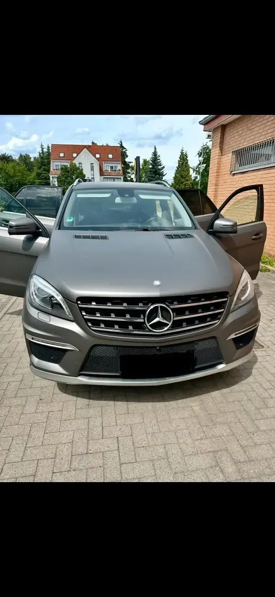 Gebraucht Mercedes ML350 258 PS (189 kW) 2012 Grau SUV