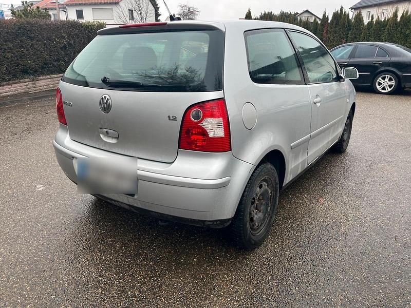 Gebraucht VW Polo 60 PS (44 kW) 2003 Silber Kleinwagen
