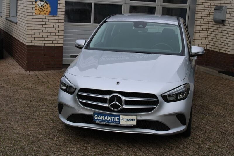 Silber metallic Gebraucht 2020 Mercedes B250 Progressive Van / Kleinbus | 27.900 € (Fairer Preis) - Bild 1/4