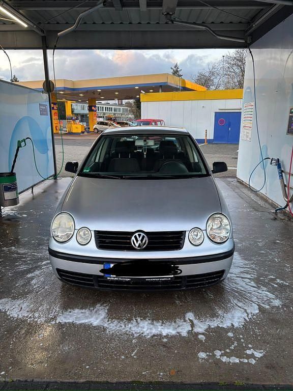 Gebraucht VW Polo Basis 75 PS (55 kW) 2005 Silber Kleinwagen