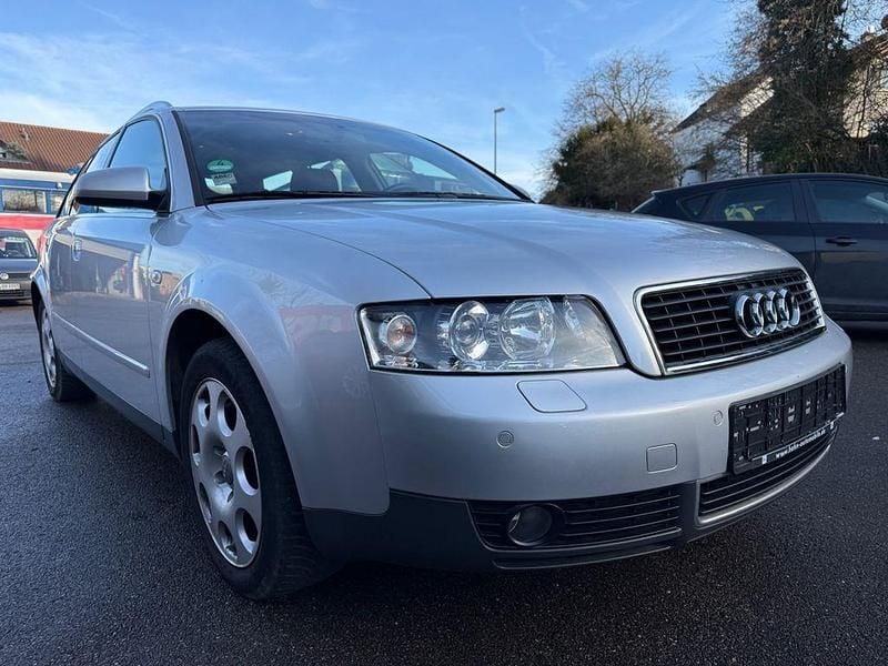 Silber Gebraucht 2002 Audi A4 Kombi | 2.499 € (Guter Preis) - Bild 1/4