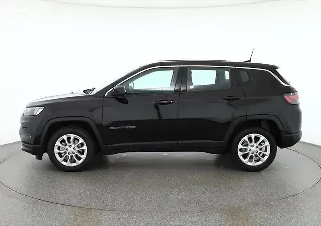 Gebraucht Jeep Compass Altitude 131 PS (96 kW) 2024 Black clear coat SUV