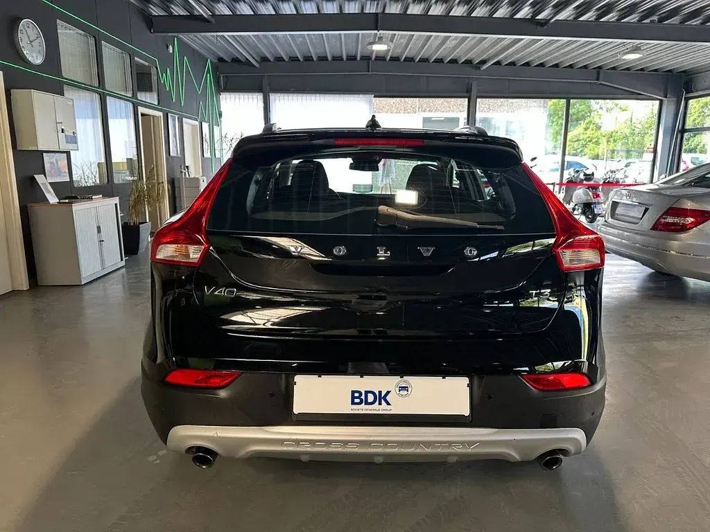 Gebraucht Volvo V40 CC 152 PS (111 kW) 2017 Black stone Kombi