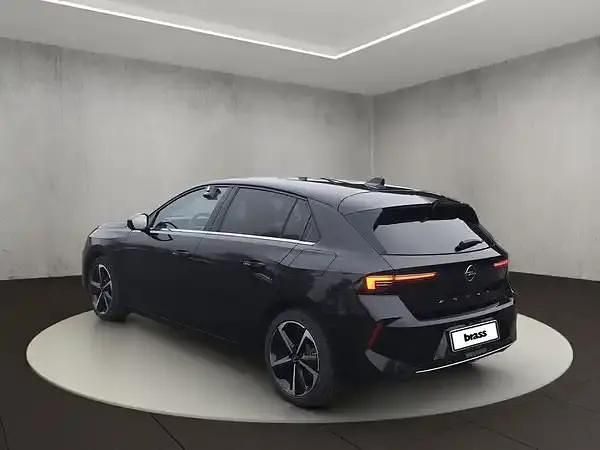 Używany Opel Astra Elegance 150 KM (110 kW) 2022 Czarny Sedan/Limuzyna