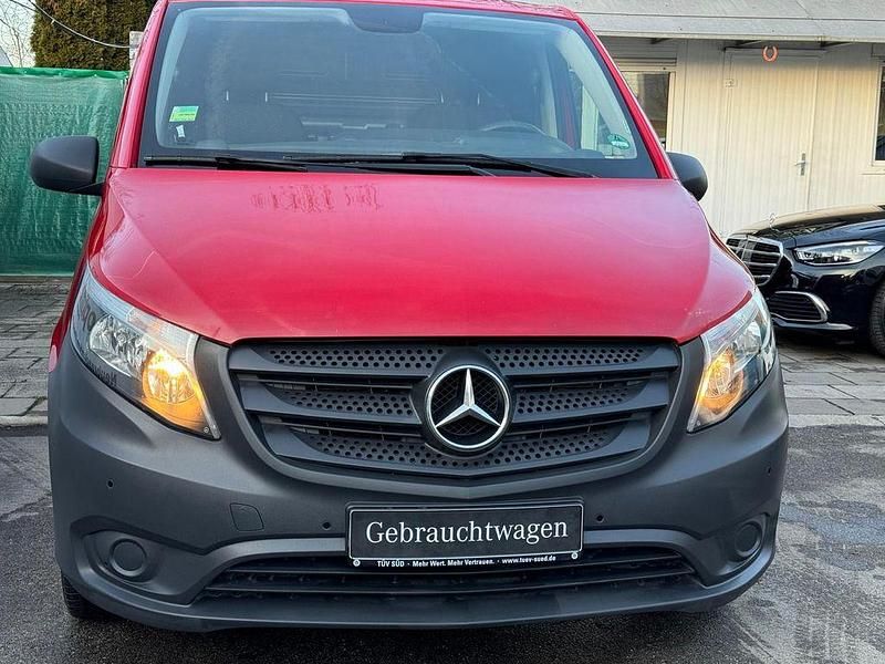 Gebraucht Mercedes Vito 102 PS (75 kW) 2021 Rot Van