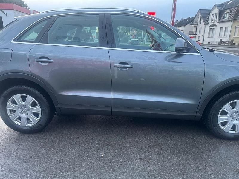 Grau Gebraucht 2014 Audi Q3 SUV | 12.400 € (Guter Preis) - Bild 1/4