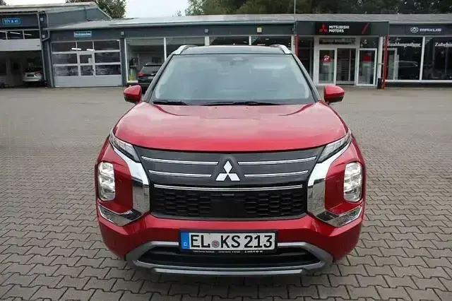 Gebraucht Mitsubishi Outlander P-HEV Top 306 PS (225 kW) 2025 Rot SUV