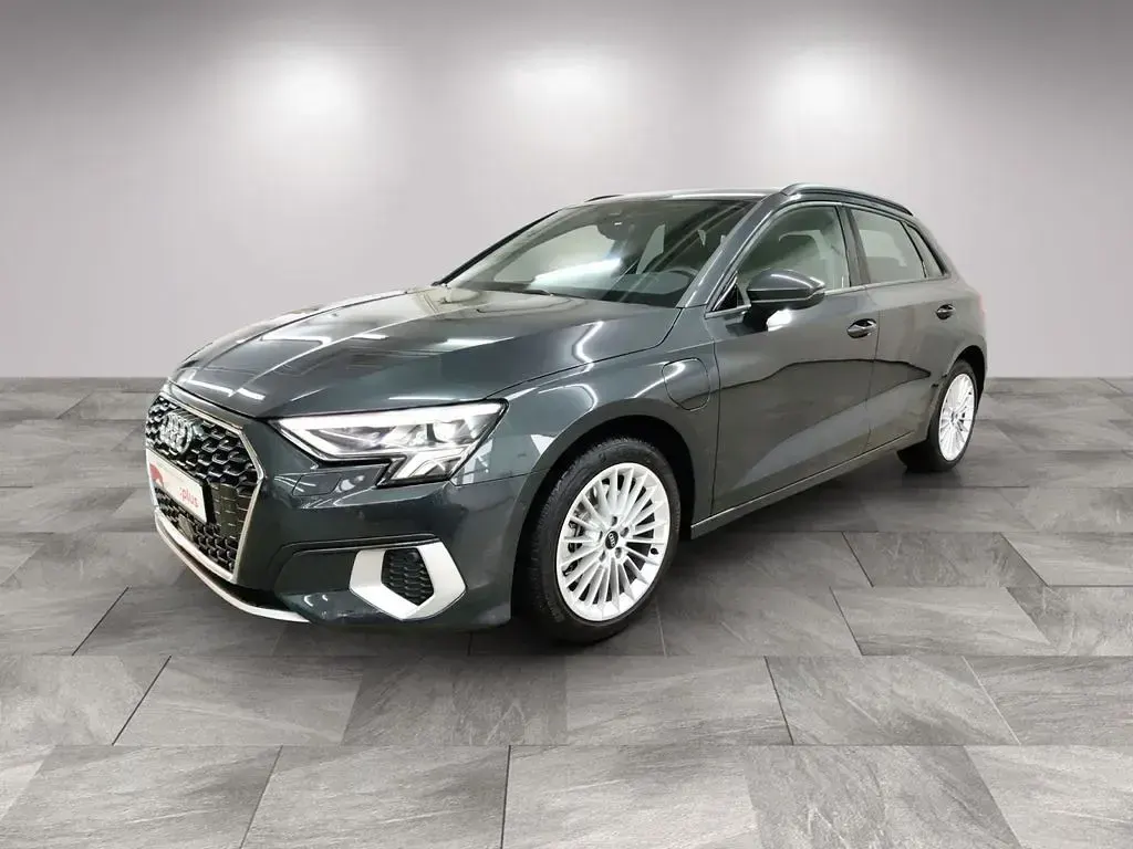 Gebraucht Audi A3 Advanced Plus 204 PS (150 kW) 2024 H1 manhattangrau metallic Limousine