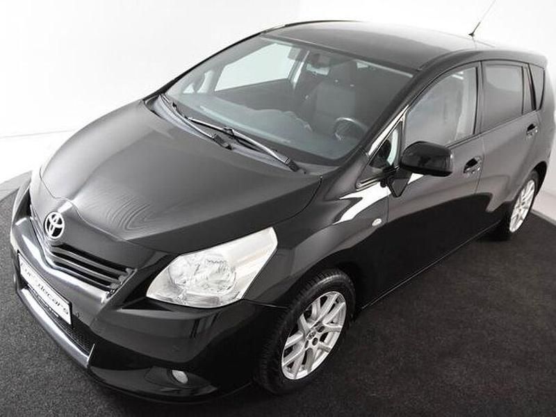 Gebraucht Toyota Verso Travel 147 PS (108 kW) 2012 Schwarz Van / Kleinbus