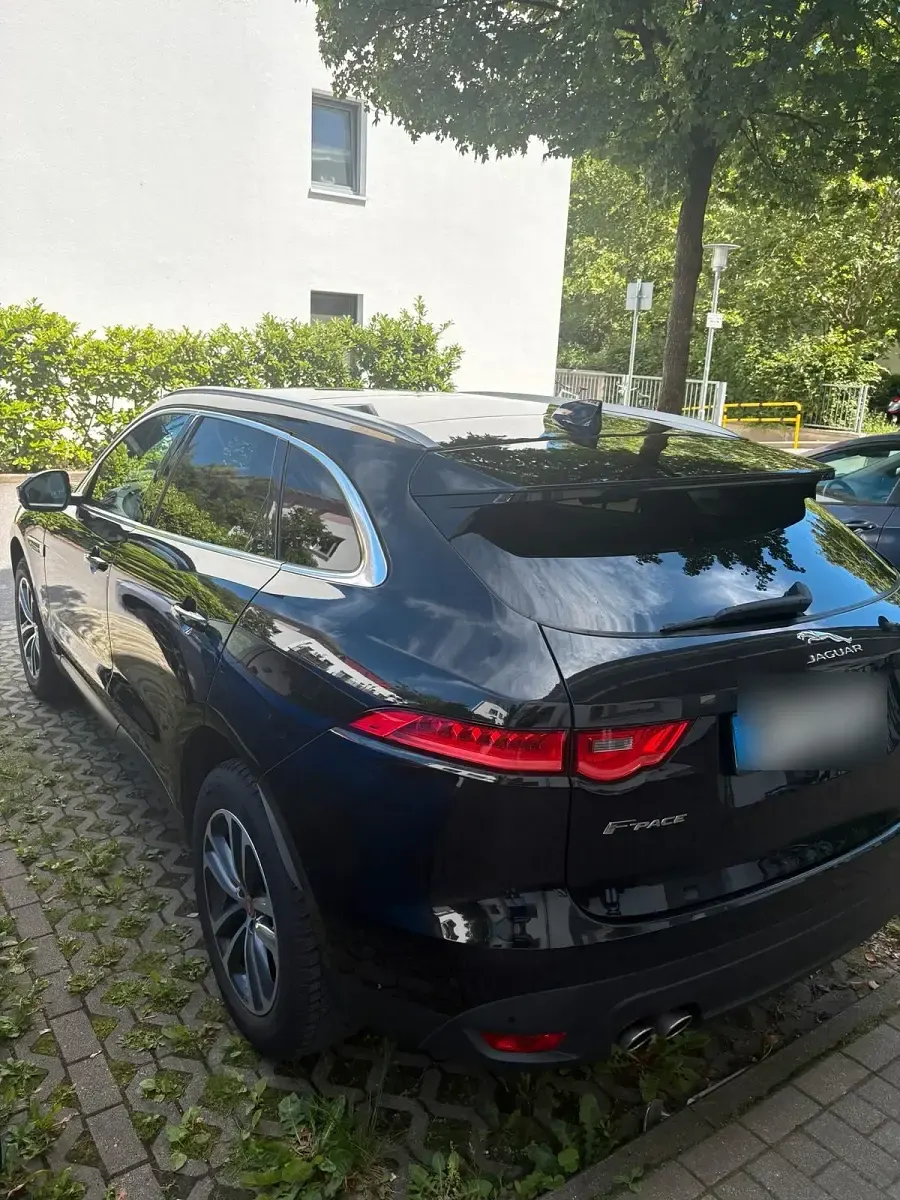 Gebraucht Jaguar F-Pace 179 PS (131 kW) 2017 Schwarz SUV