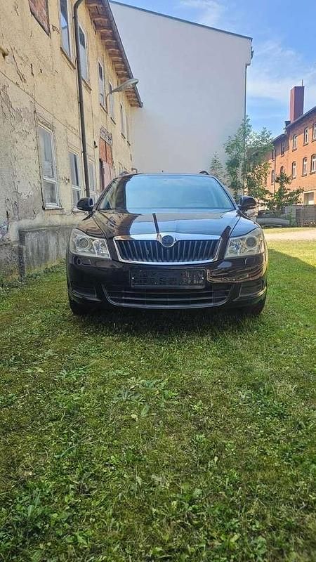 Schwarz Gebraucht 2009 Skoda Octavia Kombi | 3.500 € (Fairer Preis) - Bild 1/4