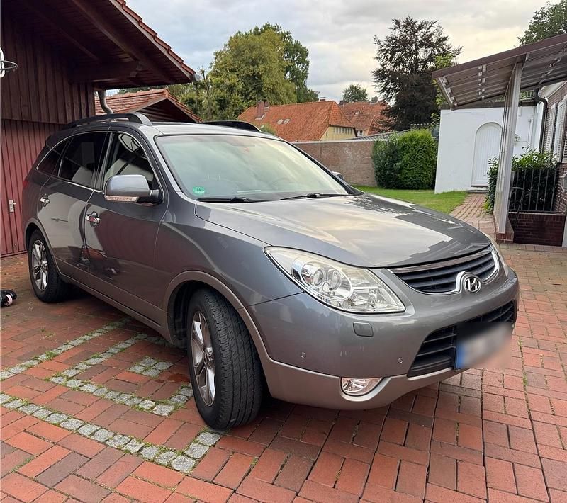 Grau Gebraucht 2012 Hyundai Veracruz SUV | 8.000 € (Teuer) - Bild 1/4