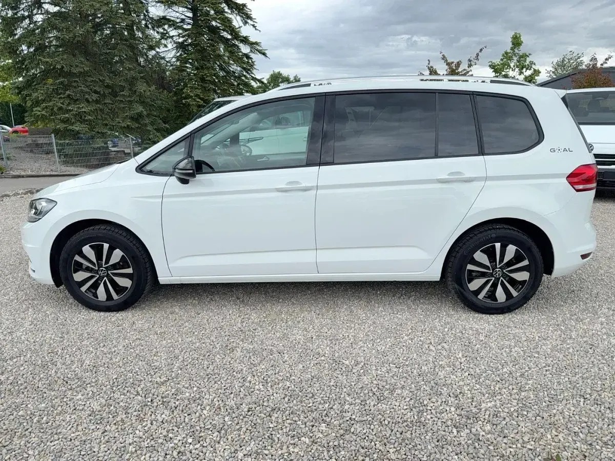 Gebraucht VW Touran Comfortline 150 PS (110 kW) 2025 Pure white Van / Kleinbus