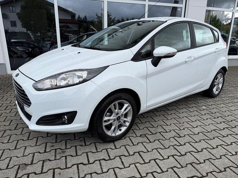 Weiß Gebraucht 2015 Ford Fiesta SYNC Edition Kleinwagen | 4.899 € (Guter Preis) - Bild 1/4
