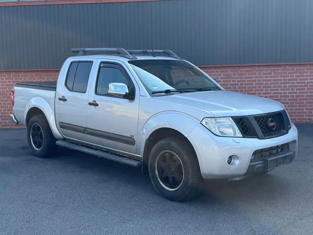 Gebraucht Nissan Navara 231 PS (169 kW) 2011 Silber Pickup