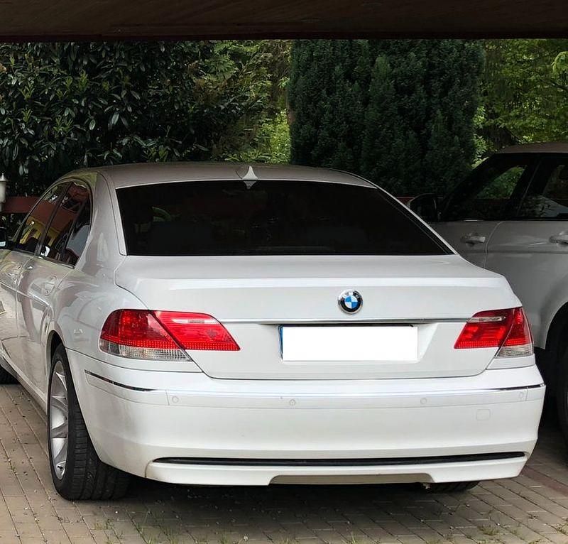 Gebraucht BMW 745 329 PS (241 kW) 2007 Weiß Limousine