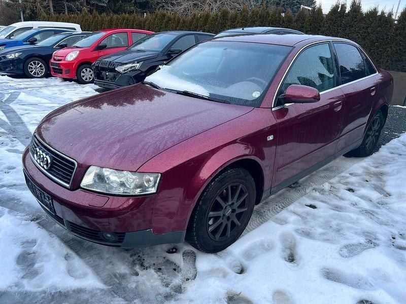 Rot Gebraucht 2001 Audi A4 Limousine | 900 € (Superpreis) - Bild 1/4