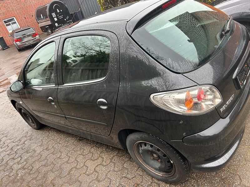 Gebraucht Peugeot 206 68 PS (50 kW) 2003 Schwarz Kleinwagen