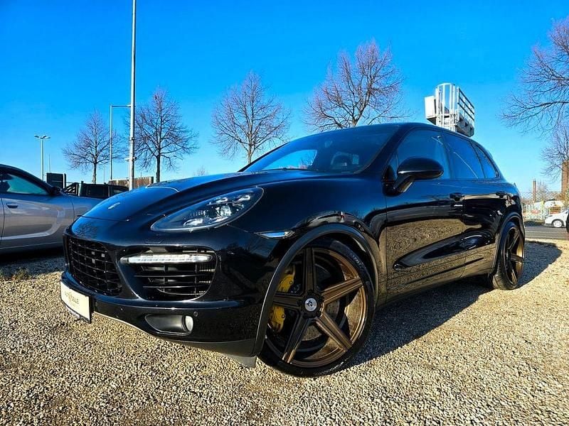 Schwarz Gebraucht 2011 Porsche Cayenne Turbo SUV | 19.990 € (Etwas zu teuer) - Bild 1/4