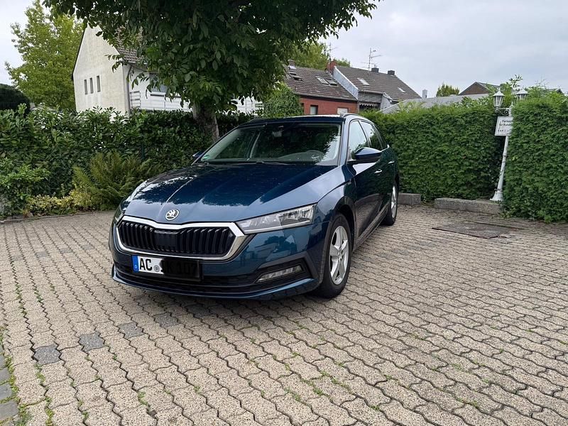 Blau Gebraucht 2021 Skoda Octavia Kombi | 15.400 € (Fairer Preis) - Bild 1/4