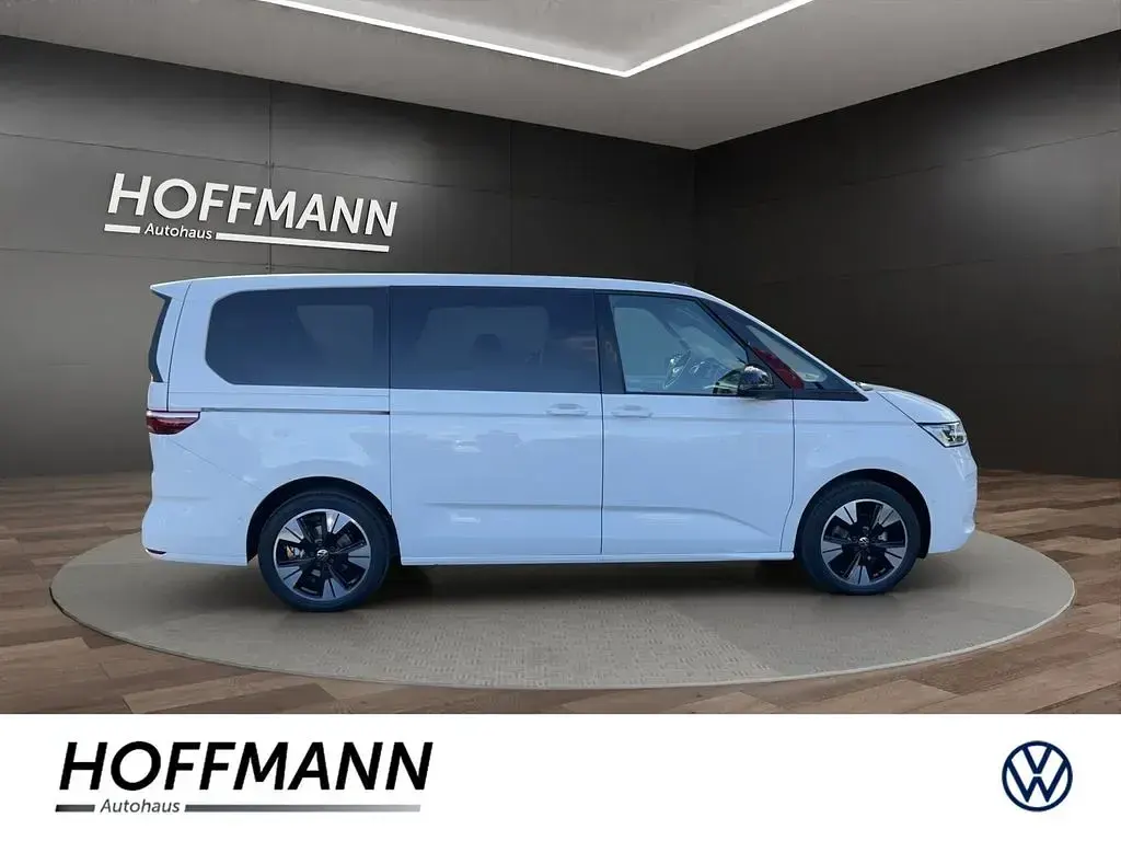 Gebraucht VW Multivan Life 150 PS (110 kW) 2025 Weiß Van / Kleinbus