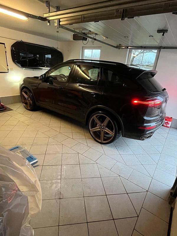 Gebraucht Porsche Cayenne S 385 PS (283 kW) 2016 Schwarz SUV