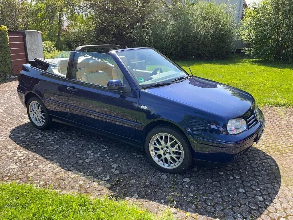 Używany VW Golf Classicline 116 KM (85 kW) 2002 Niebieski Kabriolet