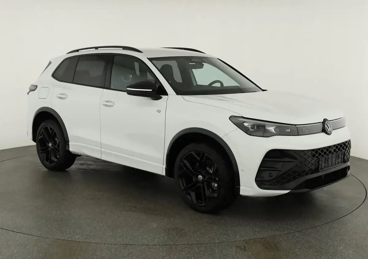 Neu VW Tiguan R-line 265 PS (194 kW) 2025 Pure white SUV