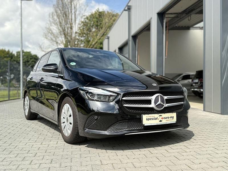 Gebraucht Mercedes B180 116 PS (85 kW) 2020 Schwarz Van / Kleinbus